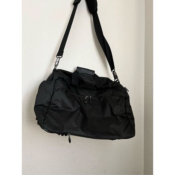 Tumi T-Tech Men's Black Nylon Expandable CarryOn  Bag #5540D - Picture 5 of 11